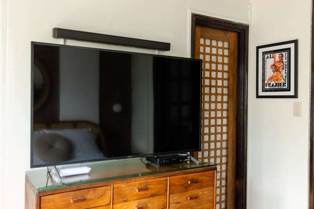 Apartment Poblacion, Makati Mid-century Modern Zentopia Smeg