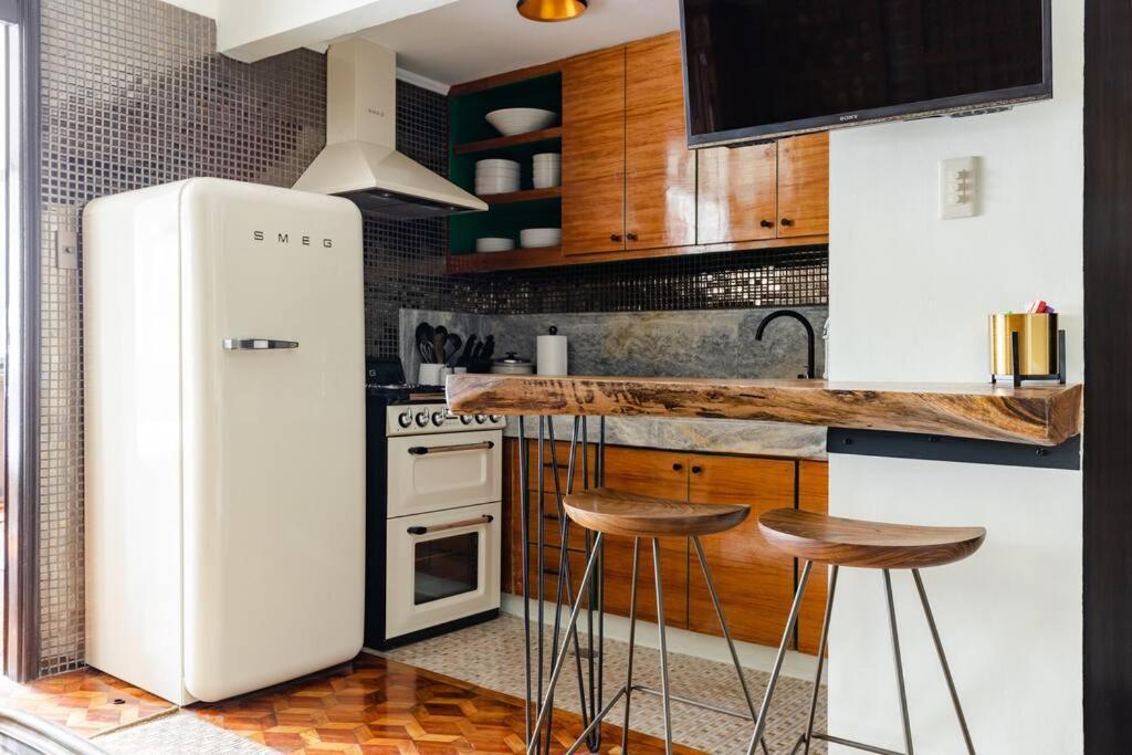 Poblacion, Makati Mid-century Modern Zentopia Smeg Apartment
