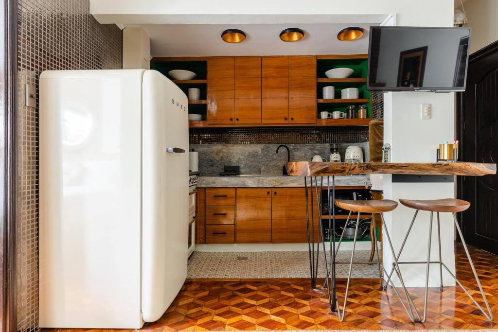 Poblacion, Makati Mid-century Modern Zentopia Smeg * Manila