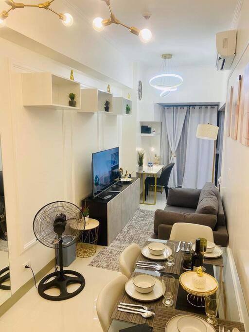 Uptown Parksuites Tower 2 Apartment *
