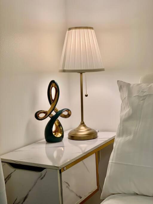 Uptown Parksuites Tower 2 Apartment *