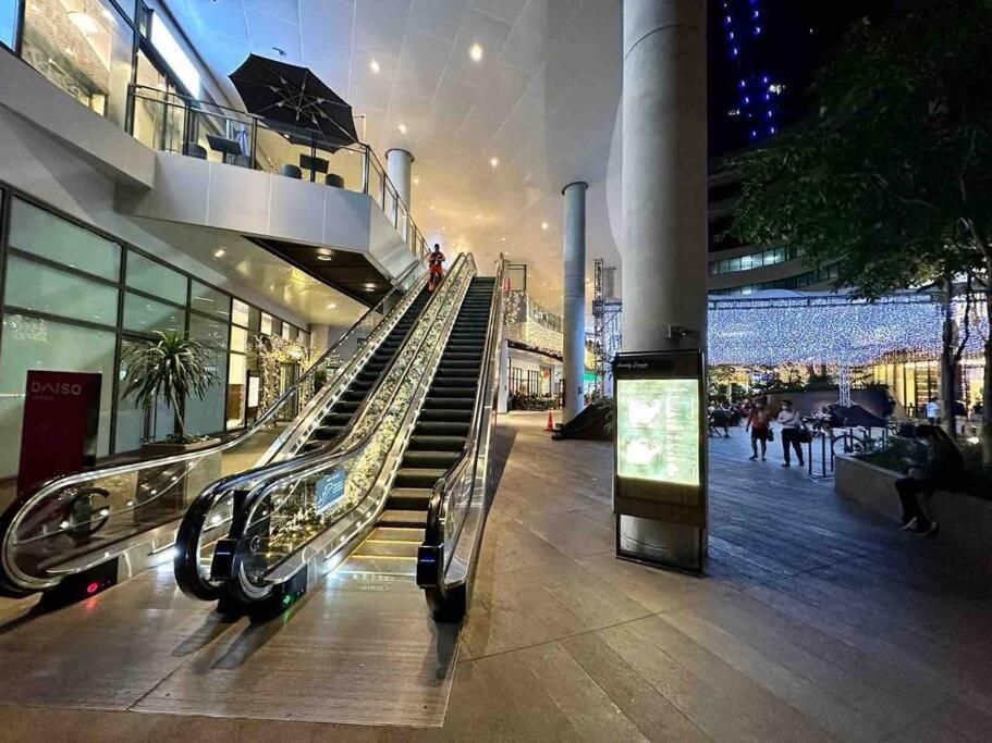 Modern Classic 1 Bedroom Air Residences Makati Apartment