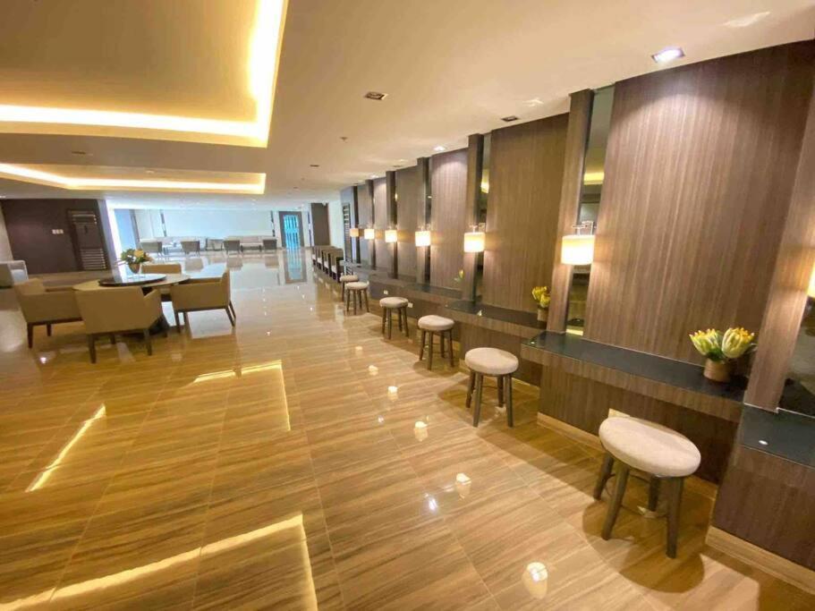 Modern Classic 1 Bedroom Air Residences Makati Apartment Manila