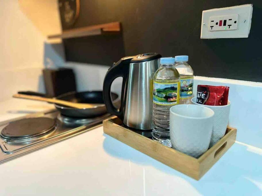 Apartment Modern Classic 1 Bedroom Air Residences Makati *