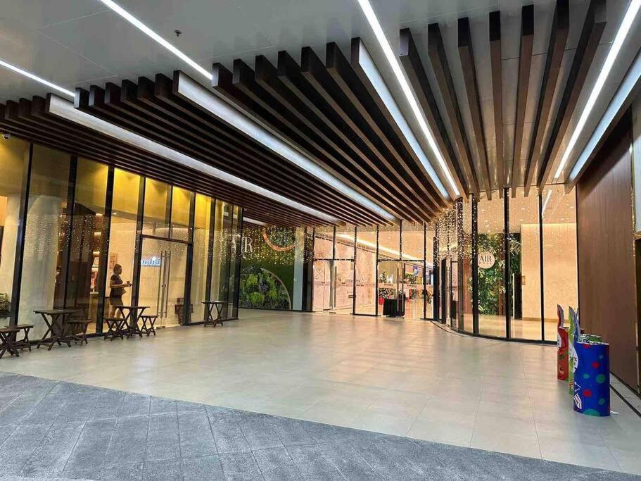Modern Classic 1 Bedroom Air Residences Makati Apartment Manila