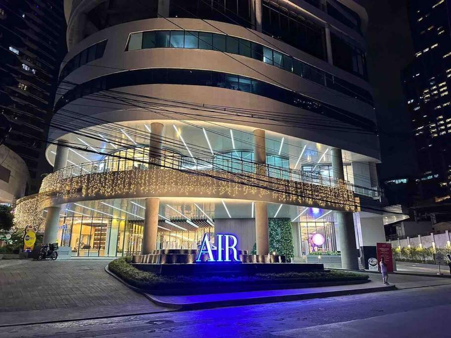 Modern Classic 1 Bedroom Air Residences Makati Apartment Manila