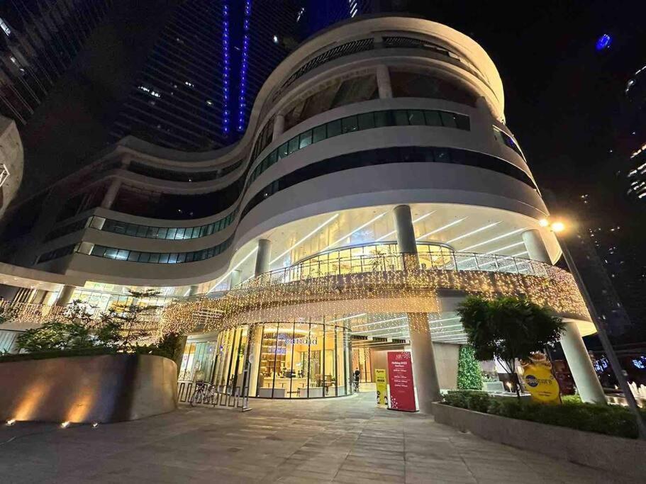 Modern Classic 1 Bedroom Air Residences Makati Apartment *