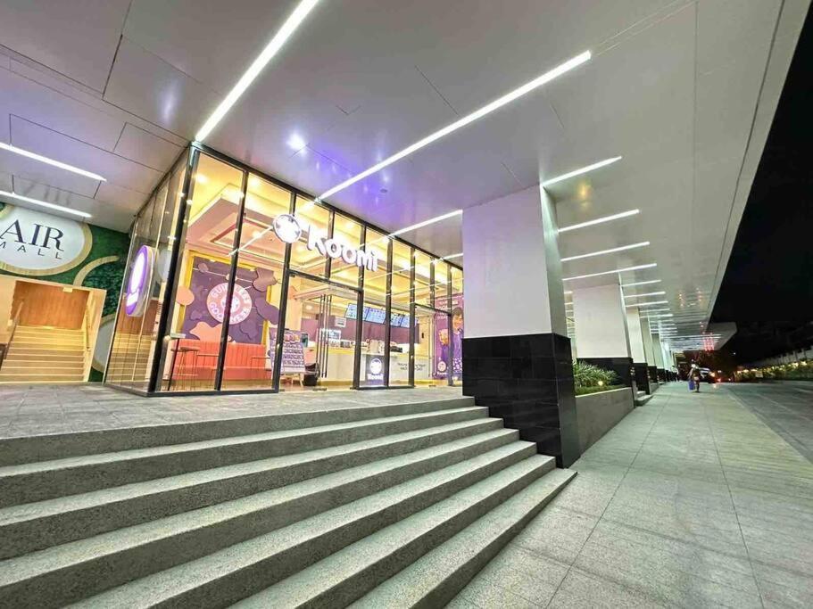 Modern Classic 1 Bedroom Air Residences Makati Apartment