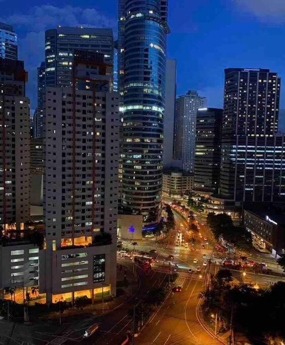 Apartment Modern Classic 1 Bedroom Air Residences Makati Manila