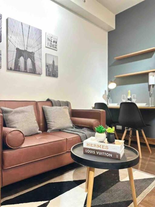 Modern Classic 1 Bedroom Air Residences Makati Apartment *