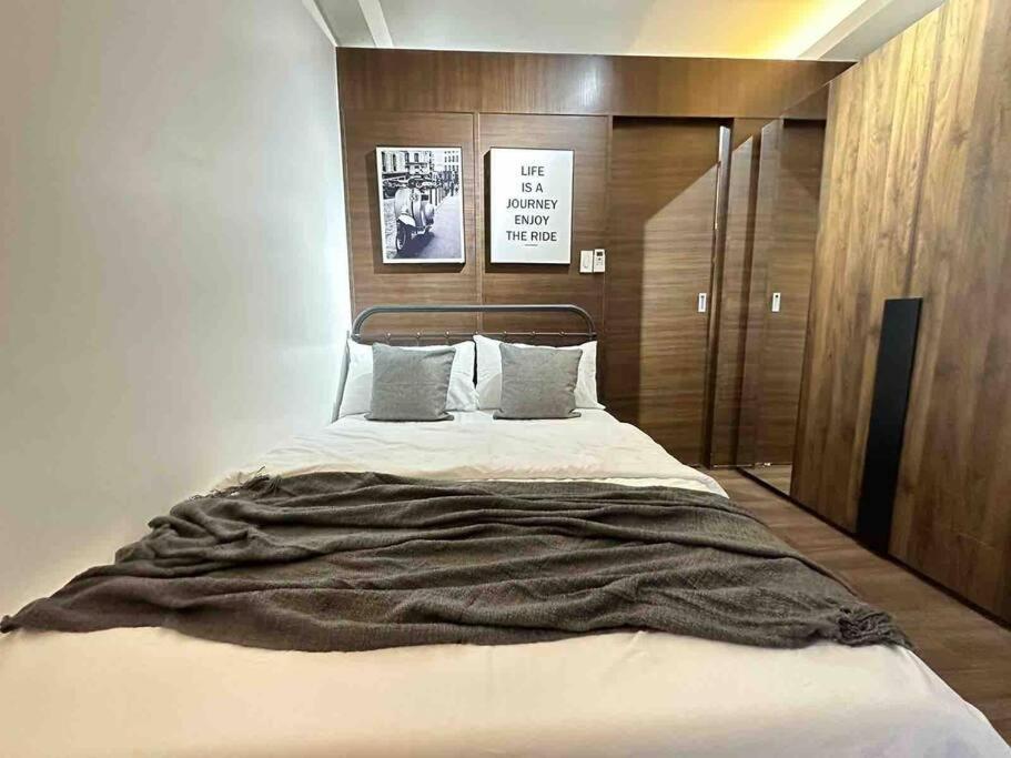 Modern Classic 1 Bedroom Air Residences Makati * Manila