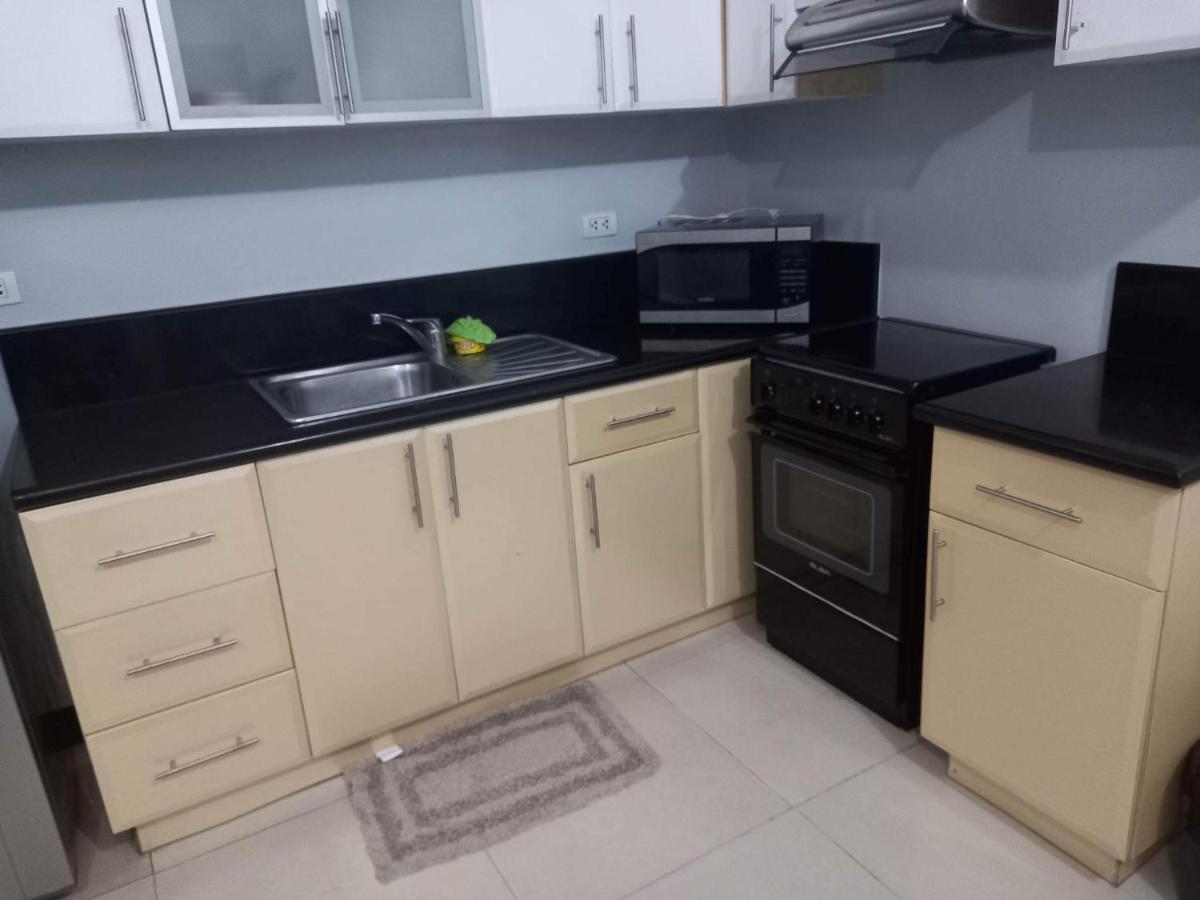 Morgan Bgc Shortwalk2 Venice Mall Free Pool Gym Apartment