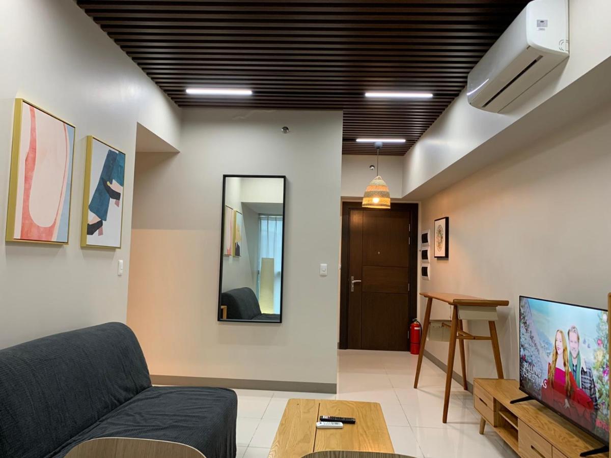 Apartment Uptown Parksuites Tower 1 Bgc By Ph Staycation *