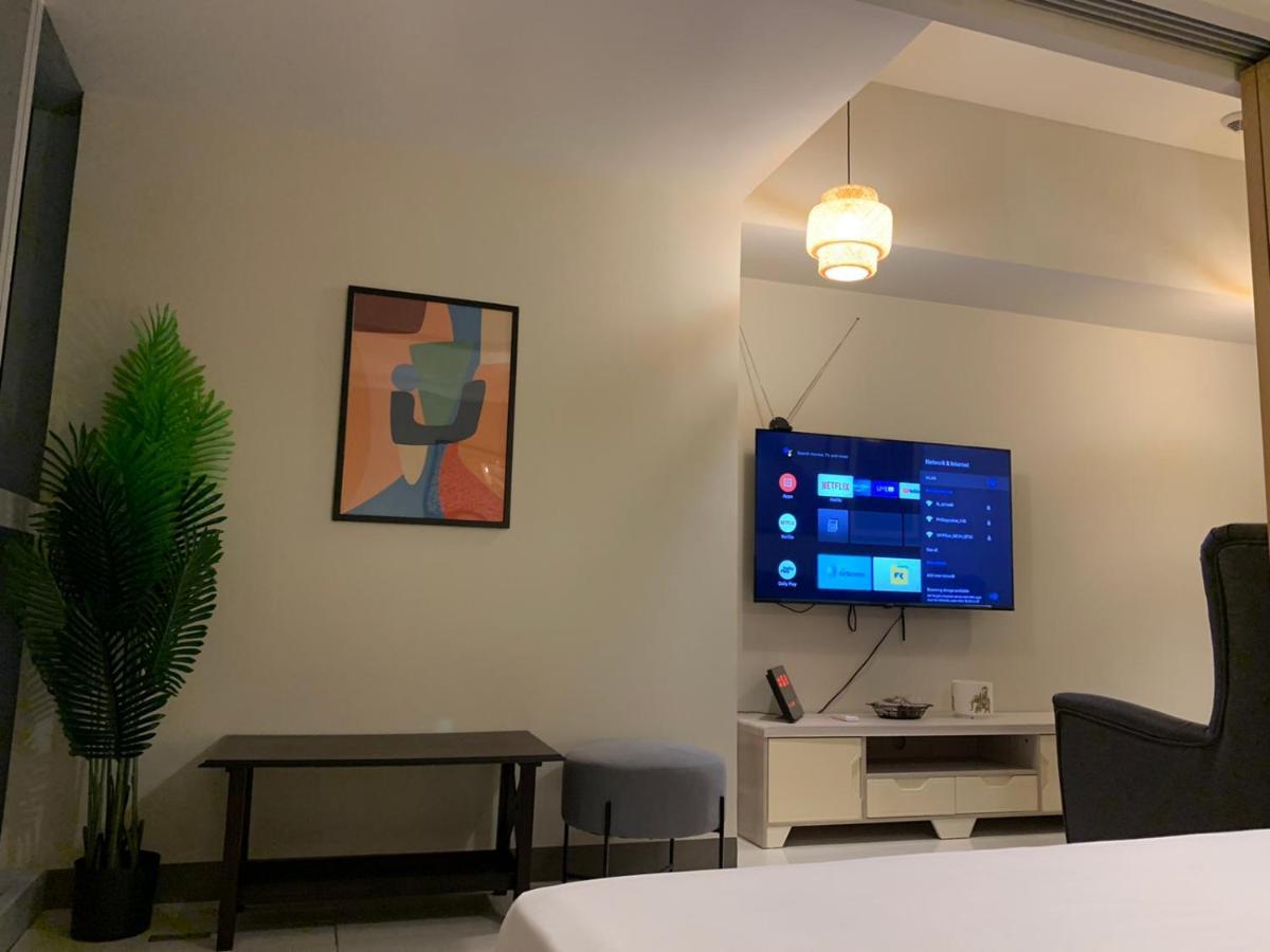 Apartment Uptown Parksuites Tower 1 Bgc By Ph Staycation Manila