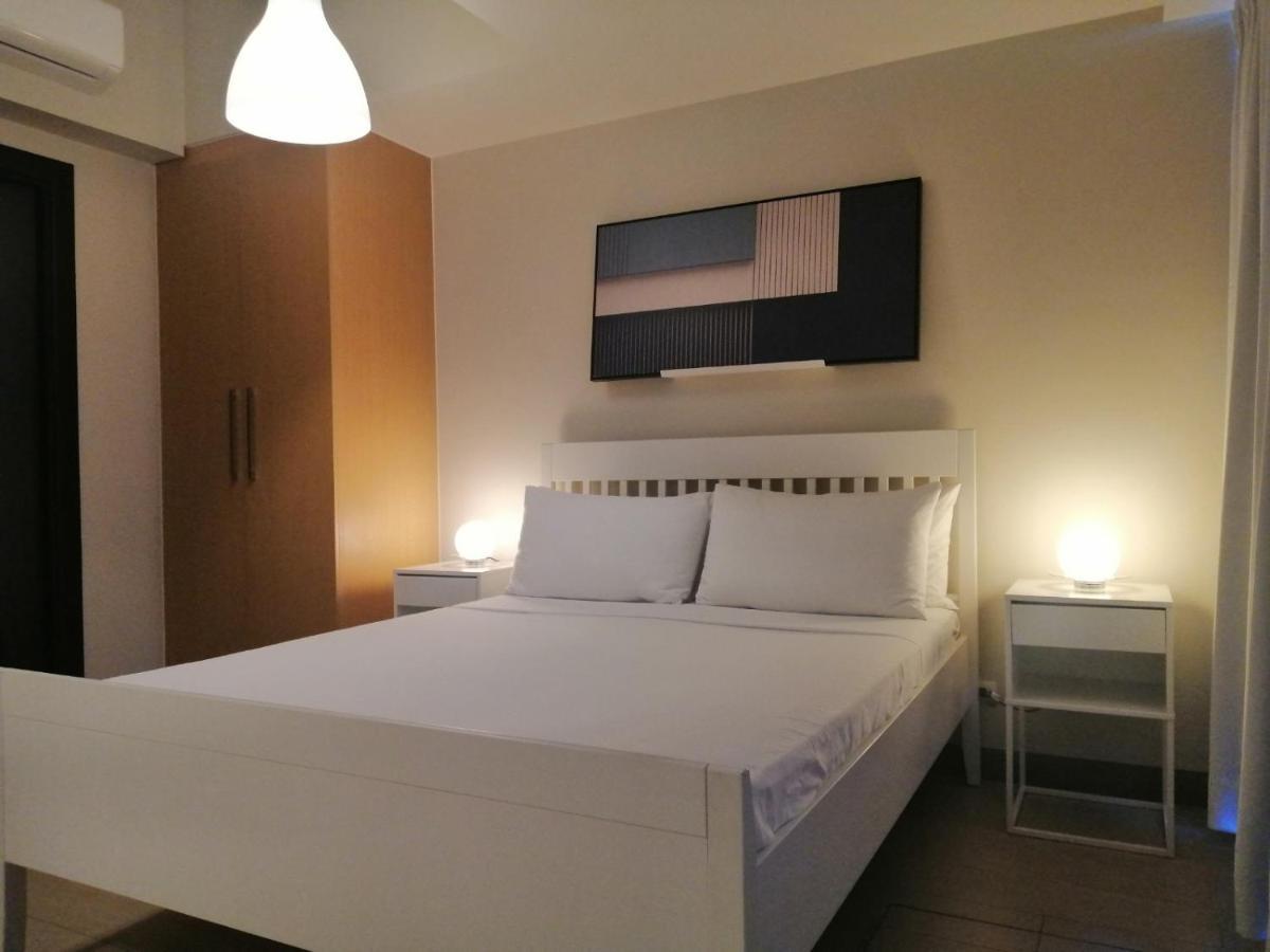 Uptown Parksuites Tower 1 Bgc By Ph Staycation * Manila