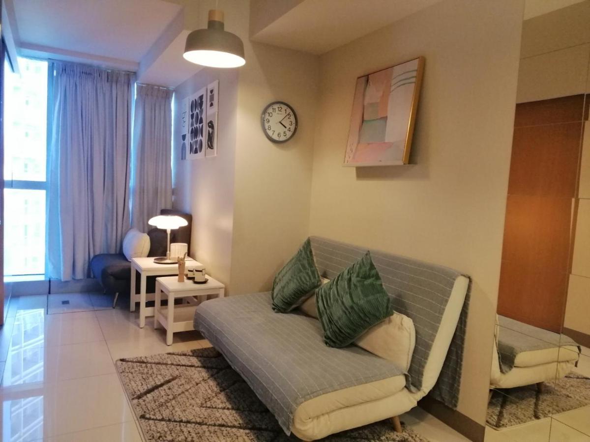 Uptown Parksuites Tower 1 Bgc By Ph Staycation Apartment Manila