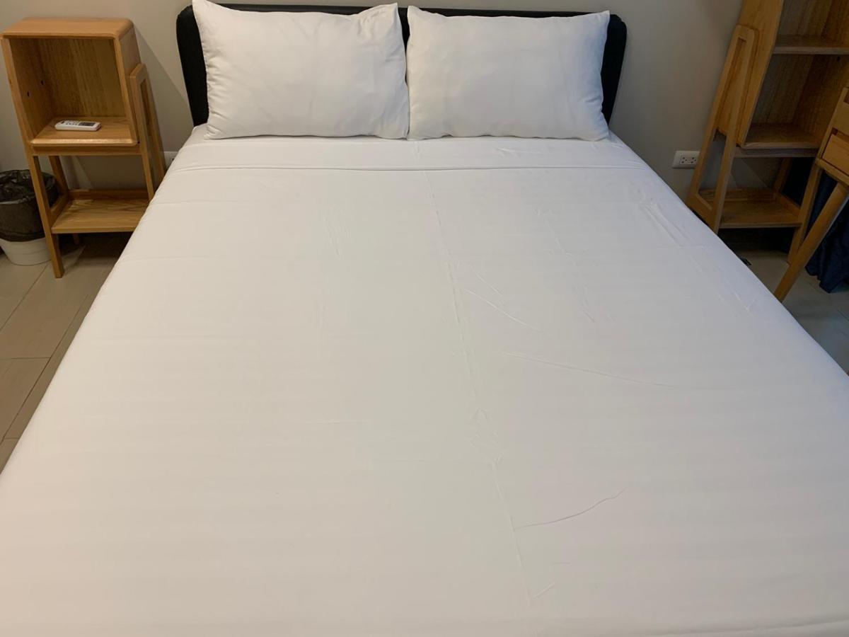 Uptown Parksuites Tower 1 Bgc By Ph Staycation *