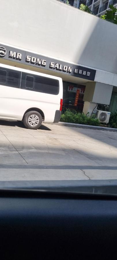 Shore 3 Residences Mall Of Pool View Netflix Free Wifi Apartment Manila