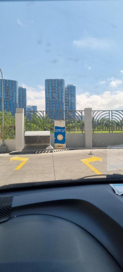 Apartment Shore 3 Residences Mall Of Pool View Netflix Free Wifi *