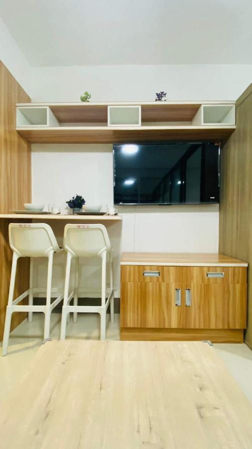 Cozy 1br With Netflix & Balcony Pool View Apartment *