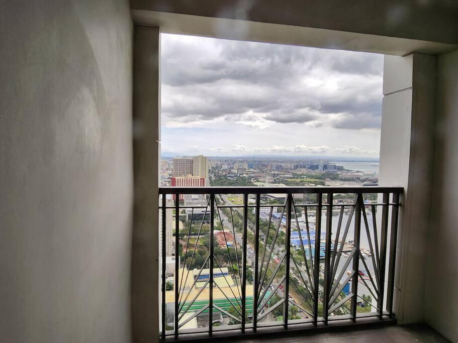 1br W/balcony Gorgeous Bay Sunset And Yacht Club View Manila