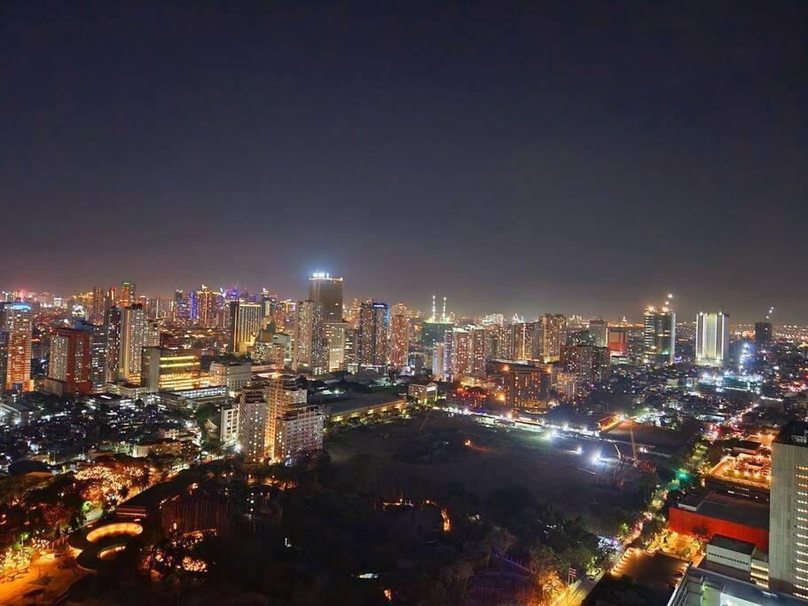 1br W/balcony Gorgeous Bay Sunset And Yacht Club View Apartment Manila