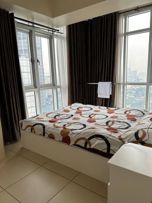 Fully Furnished 1 Bedroom Unit Apartment *