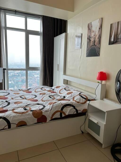 Fully Furnished 1 Bedroom Unit Apartment *