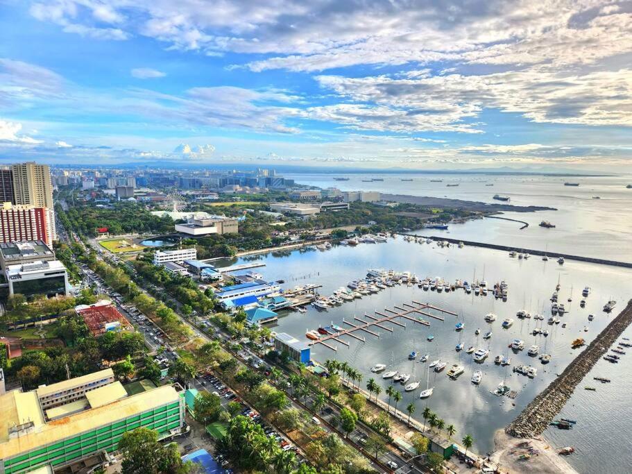 1br W/balcony Gorgeous Bay Sunset And Yacht Club View *