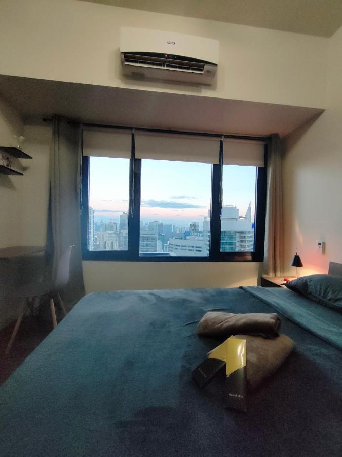 Amazing View Makati Elegant Flat 400mb Internet Apartment Manila