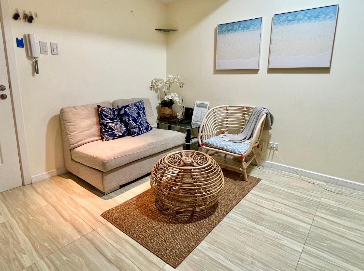 Azure Peaceful And Beachy Staycation Apartment