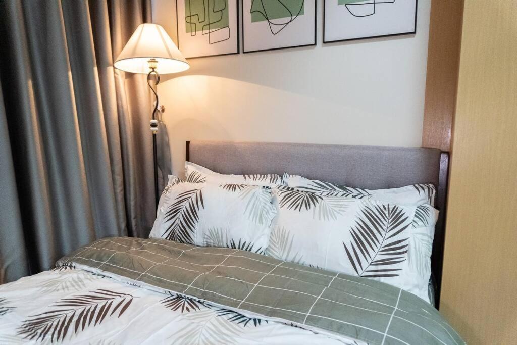 A2j Luxury 2br Bgc Uptown Near Uptown Mall * Manila