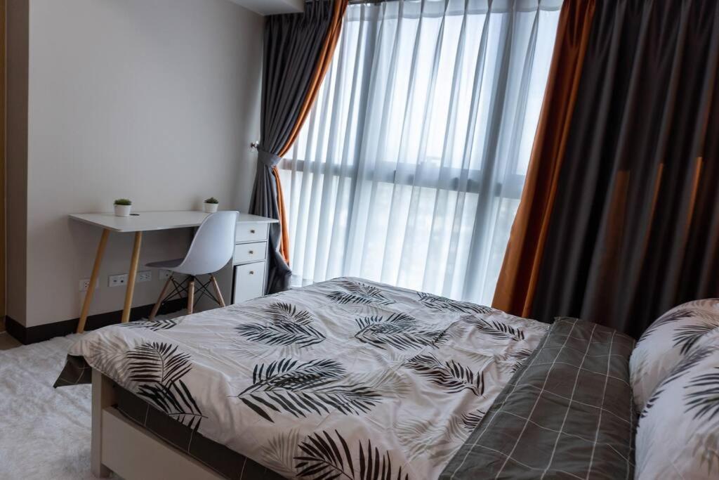 A2j Luxury 2br Bgc Uptown Near Uptown Mall Apartment