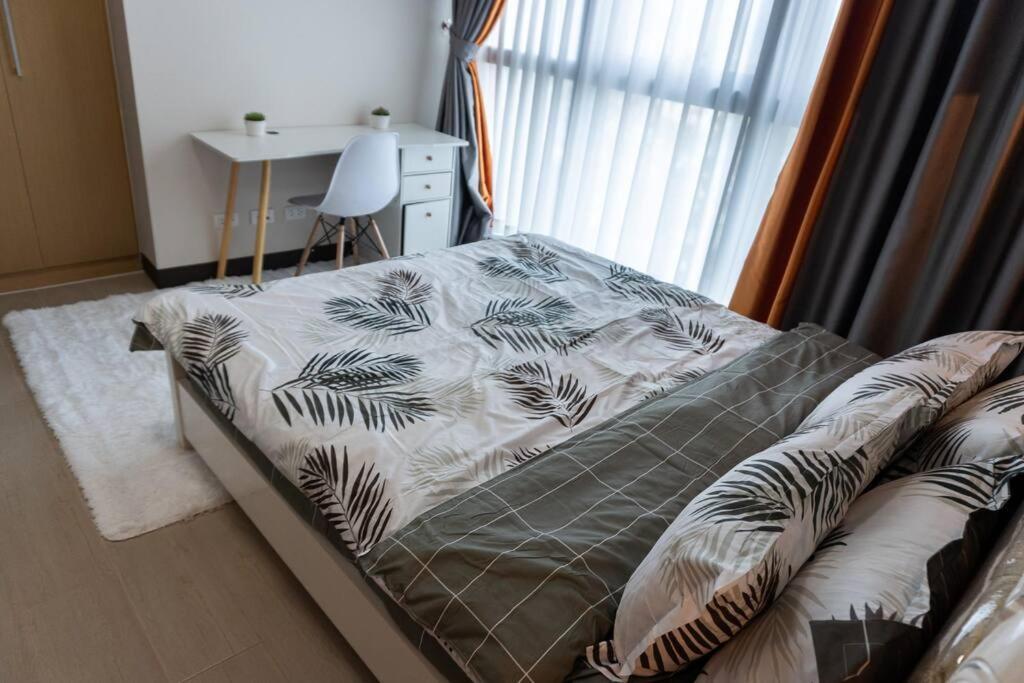 A2j Luxury 2br Bgc Uptown Near Uptown Mall Apartment *