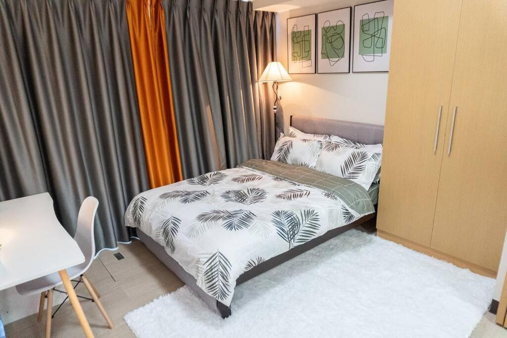 A2j Luxury 2br Bgc Uptown Near Uptown Mall Apartment
