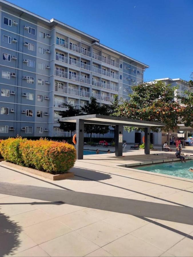 Oyo 936 Yumis Condotel Trees Residences Hotel 2*