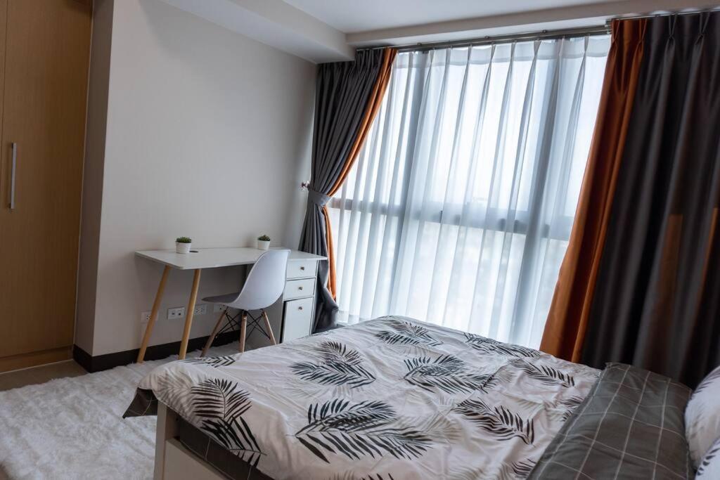 A2j Luxury 2br Bgc Uptown Near Uptown Mall Manila