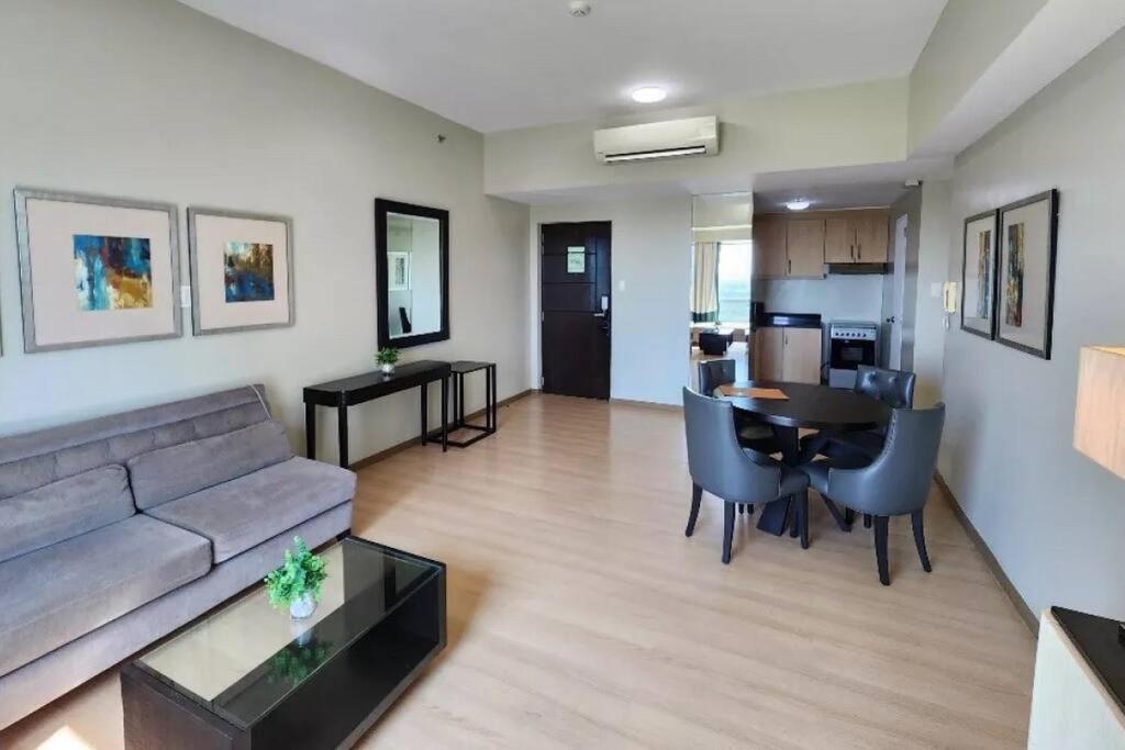 Spacious Bgc 2 Bedroom With A View * Manila