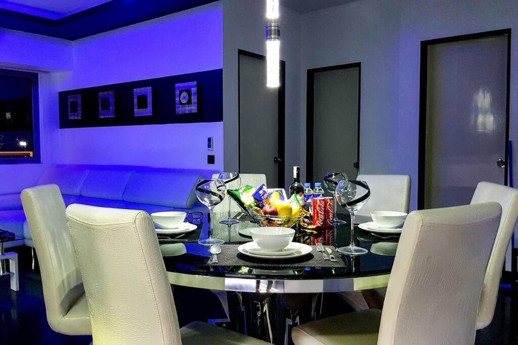 Apartment 2br Lower Penthouse @ Acqua Private Residences *