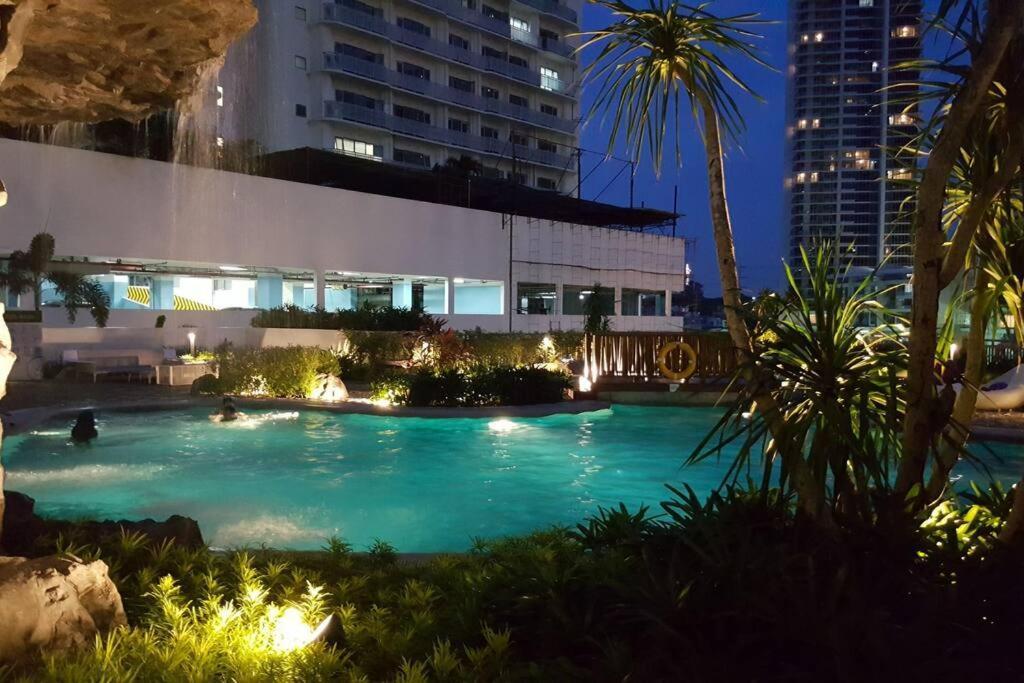 Apartment 2br Lower Penthouse @ Acqua Private Residences