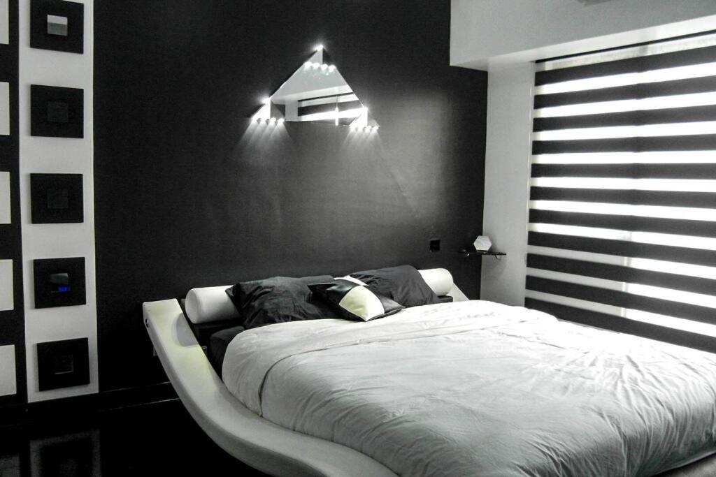 2br Lower Penthouse @ Acqua Private Residences Apartment Manila