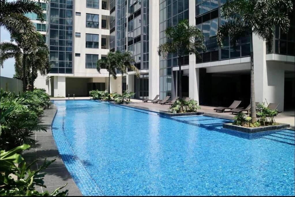 Eastwood High Life - Spectacular View Apartment Manila