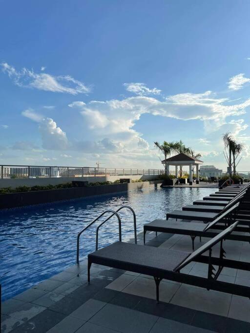 Apartment Smdc Coast Residences Near Moa, Ccp, Picc, Star *