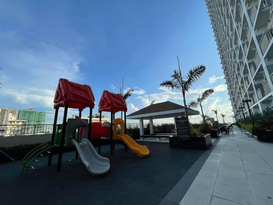 Smdc Coast Residences Near Moa, Ccp, Picc, Star Apartment *