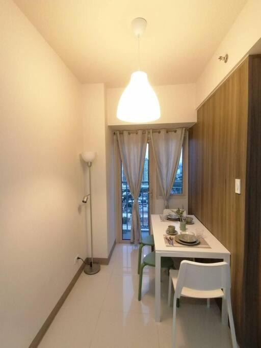 Comfy 1br Coast Residences Near Ccp Picc + Bay View * Manila