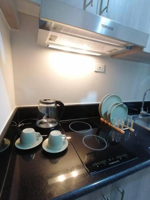 Comfy 1br Coast Residences Near Ccp Picc + Bay View Apartment Manila