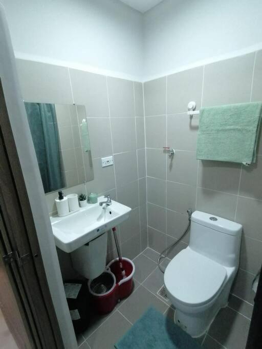 Apartment Comfy 1br Coast Residences Near Ccp Picc + Bay View Manila