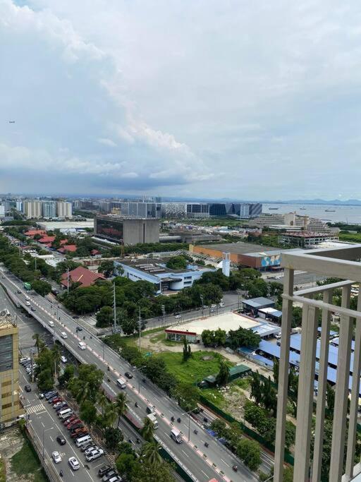 Apartment Comfy 1br Coast Residences Near Ccp Picc + Bay View