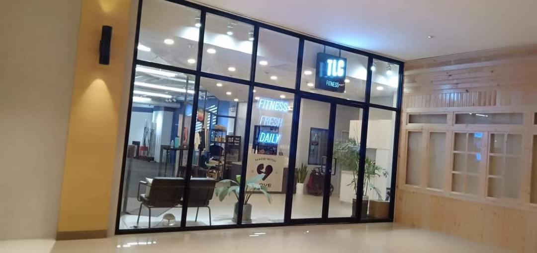 Apartment One Uptown Opposite Of Grandhyatt Taguig Manila