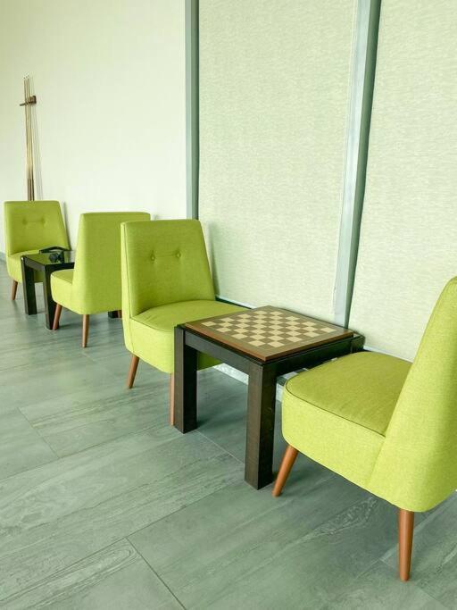 Modern And Homely In Shaw Boulevard * Manila